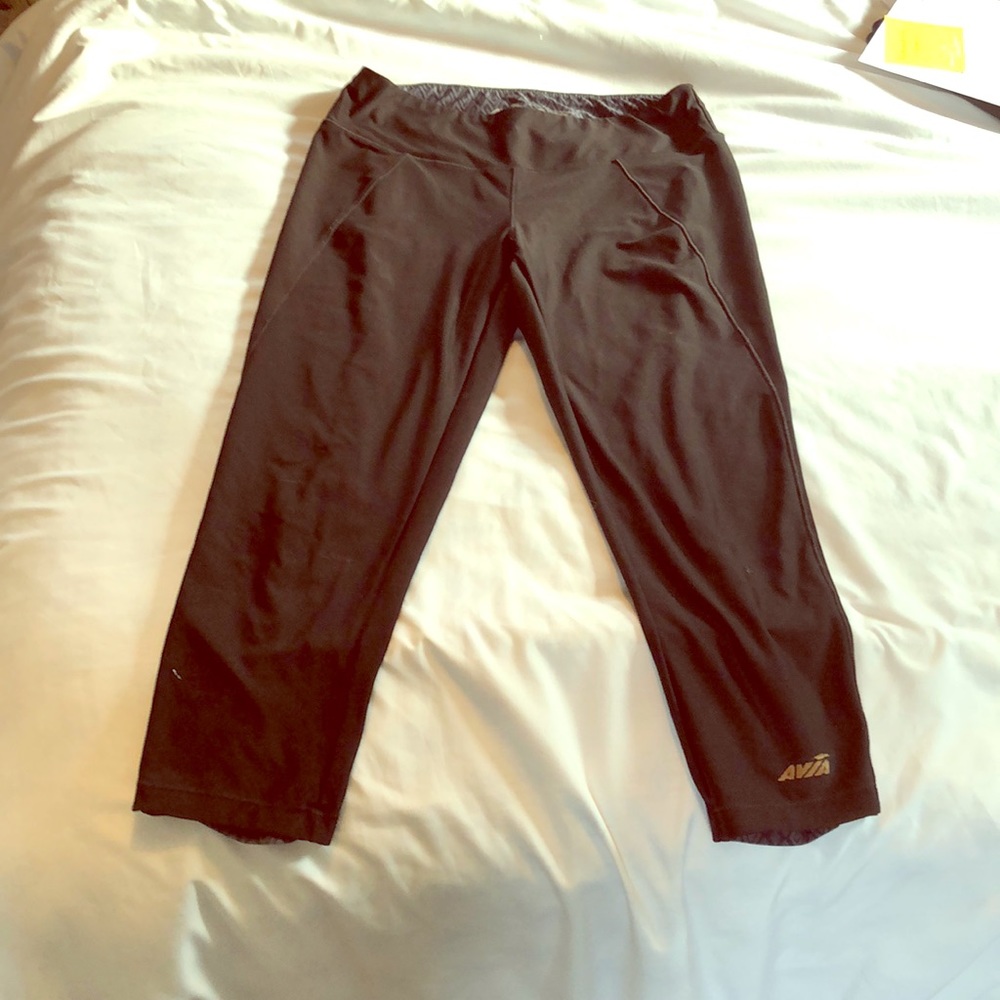 Avia running capris